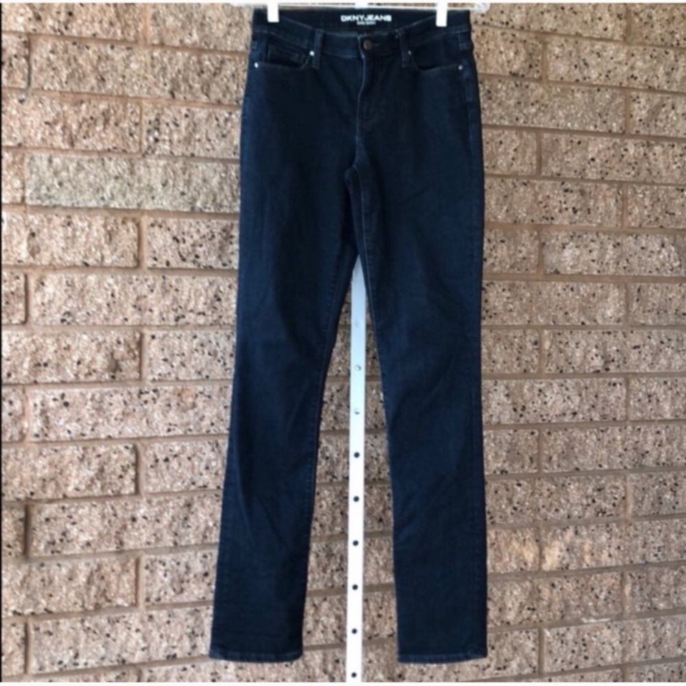 DKNY Soho Skinny Womens Dark Wash Jeans EUC | 2